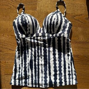 Athleta Women’s Tankini Bathing suit top blue and white watercolor striped Small